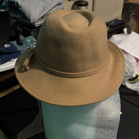 setmar Other - Stylish Tan Fedora Hat